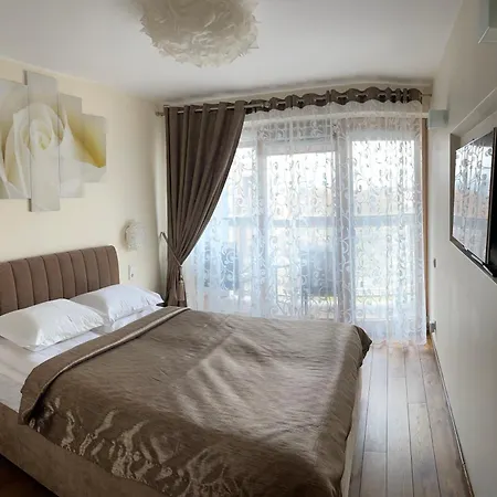 Manto Namai In Center Of *