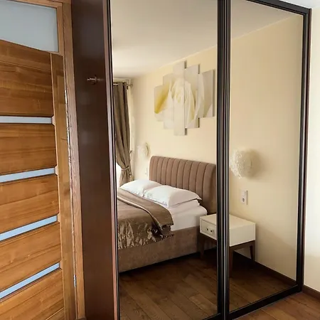 Manto Namai In Center Of *