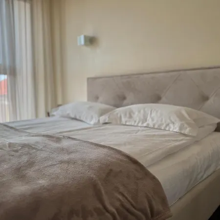 Manto Namai In Center Of * Κλαϊπέντα