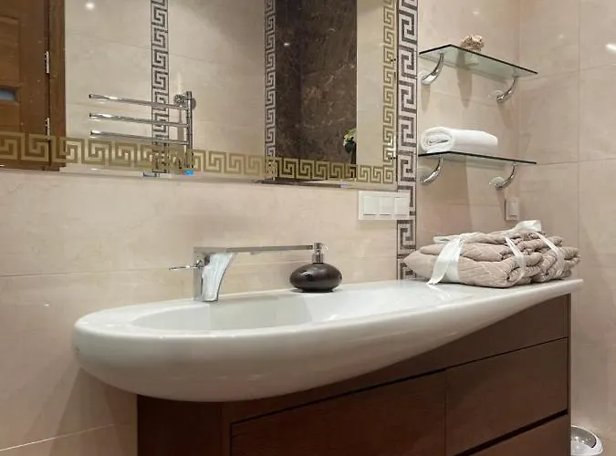 Manto Namai In Center Of Κλαϊπέντα