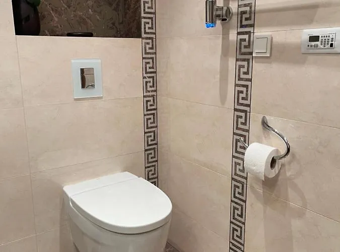 Manto Namai In Center Of * Κλαϊπέντα