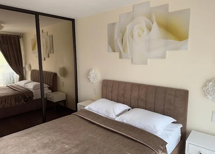 Manto Namai In Center Of * Κλαϊπέντα