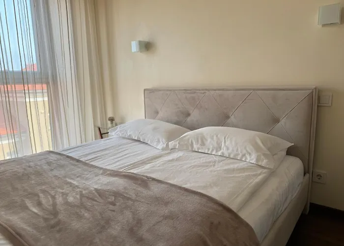 Manto Namai In Center Of Διαμέρισμα *